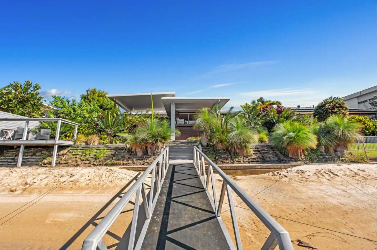 Broadbeach Bungalow - Heated Pool - Sleeps 7 Guldkusten Exteriör bild