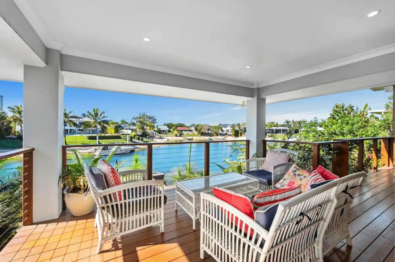 Broadbeach Bungalow - Heated Pool - Sleeps 7 Guldkusten Exteriör bild