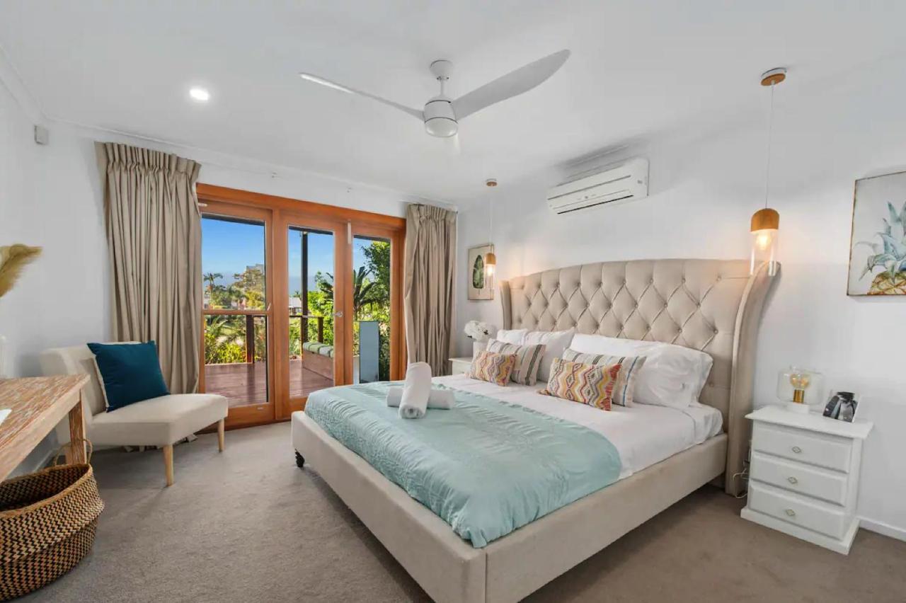 Broadbeach Bungalow - Heated Pool - Sleeps 7 Guldkusten Exteriör bild